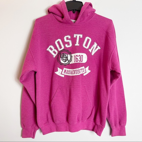 Gildan Tops - Gildan M Heavy Blend Pink Boston Sweatshirt